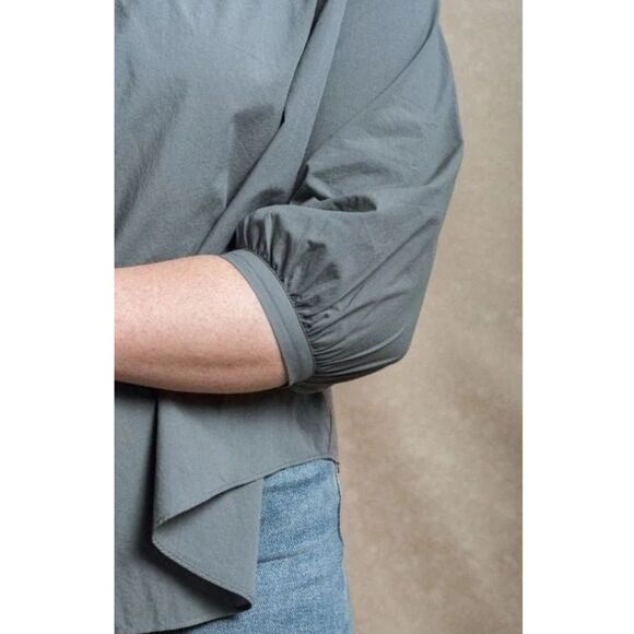 Neuflora Blakely Dusty Blue Cotton Top Women’s Size Large Ruffle Neck Everyday - Picture 4 of 9